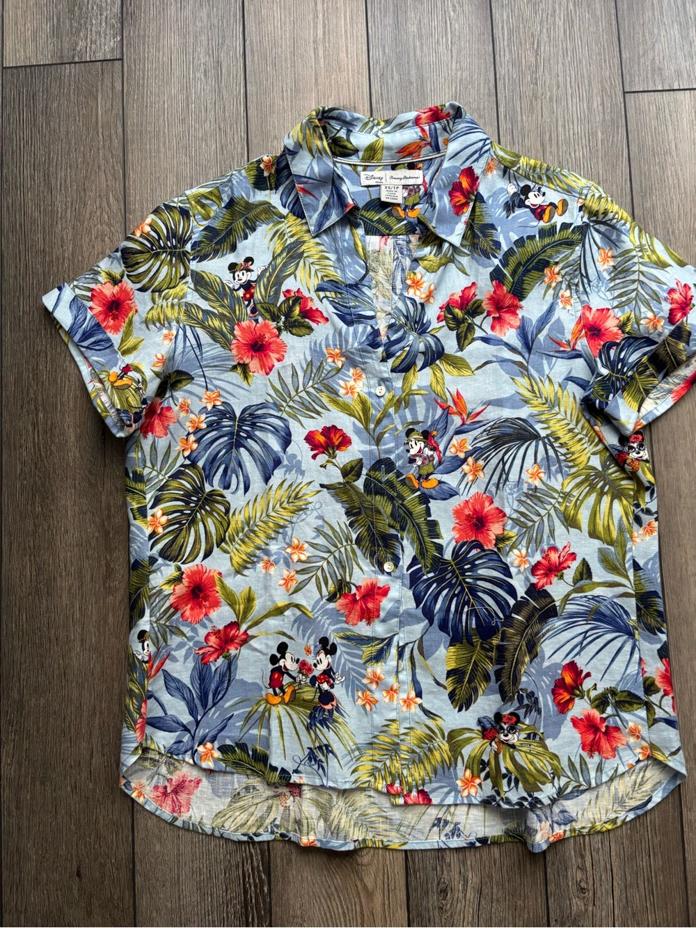 Tommy Bahama Women’s Disney Mickey Tropical Floral Button Down Shirt Size: XS